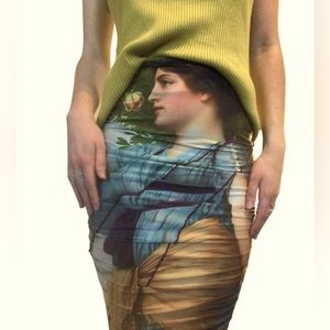 Artsy Bodycon thigh length skirt